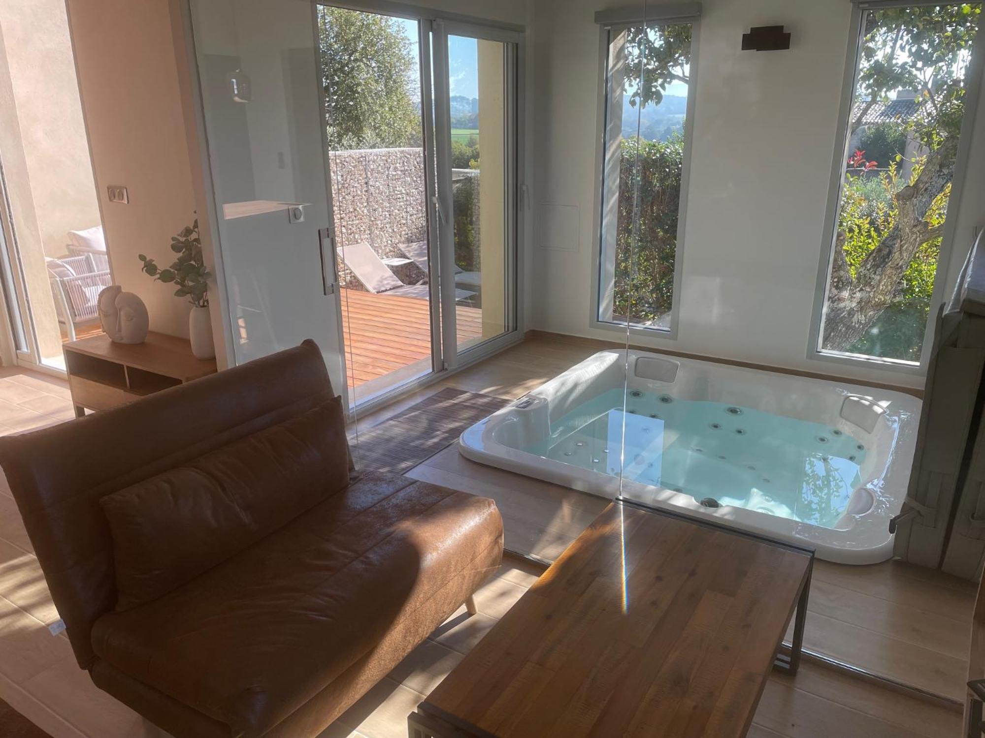 ז'וקה Logement Avec Jacuzzi מראה חיצוני תמונה